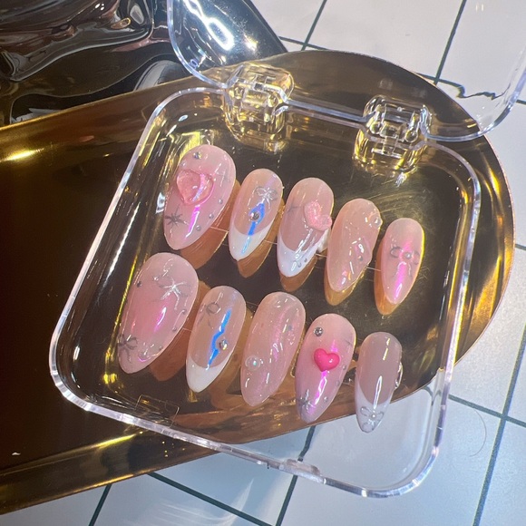 Handmade Press on nails - Picture 3 of 3